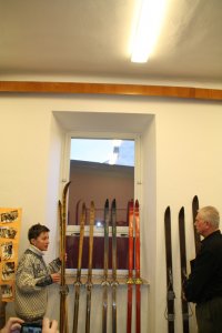 Wystawa starego sprzętu narciarskiego